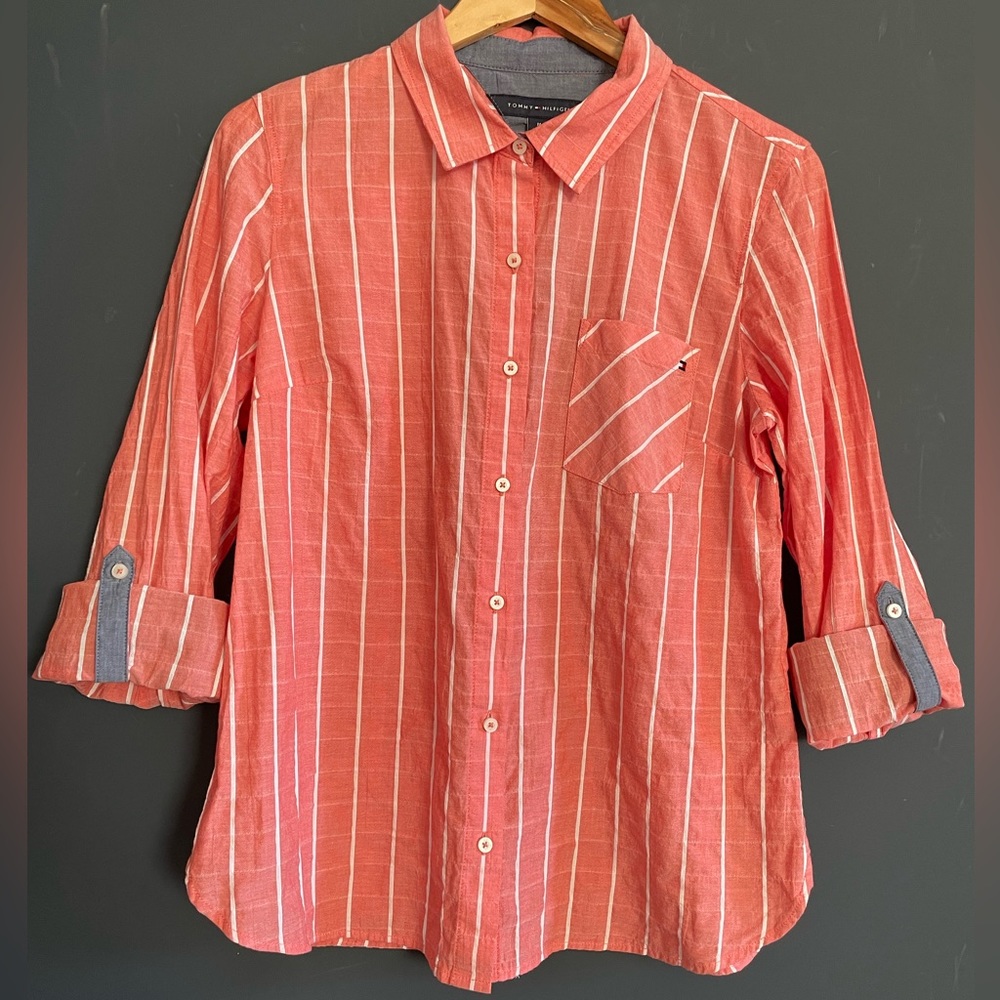 NWT Tommy Hilfiger Heritage Coral/White Stripe Shirt Chambray Accent Size Medium